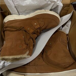 Brown Waterproof Boots with Fur Lining